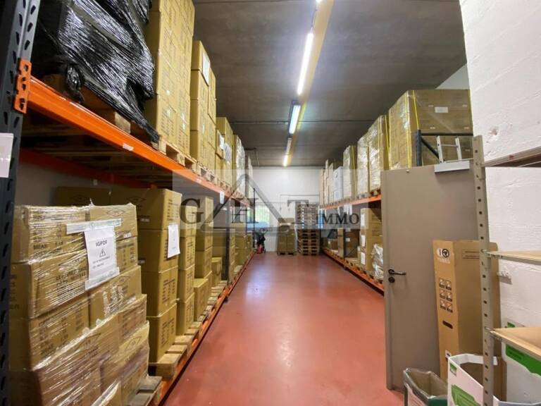 ENTREPOT 1 500 M² A RIS ORANGIS A LOUER — photo 1