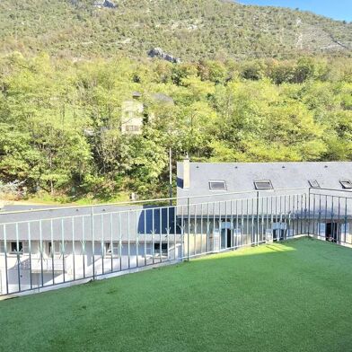 Appartement 4 pièces 240000 €