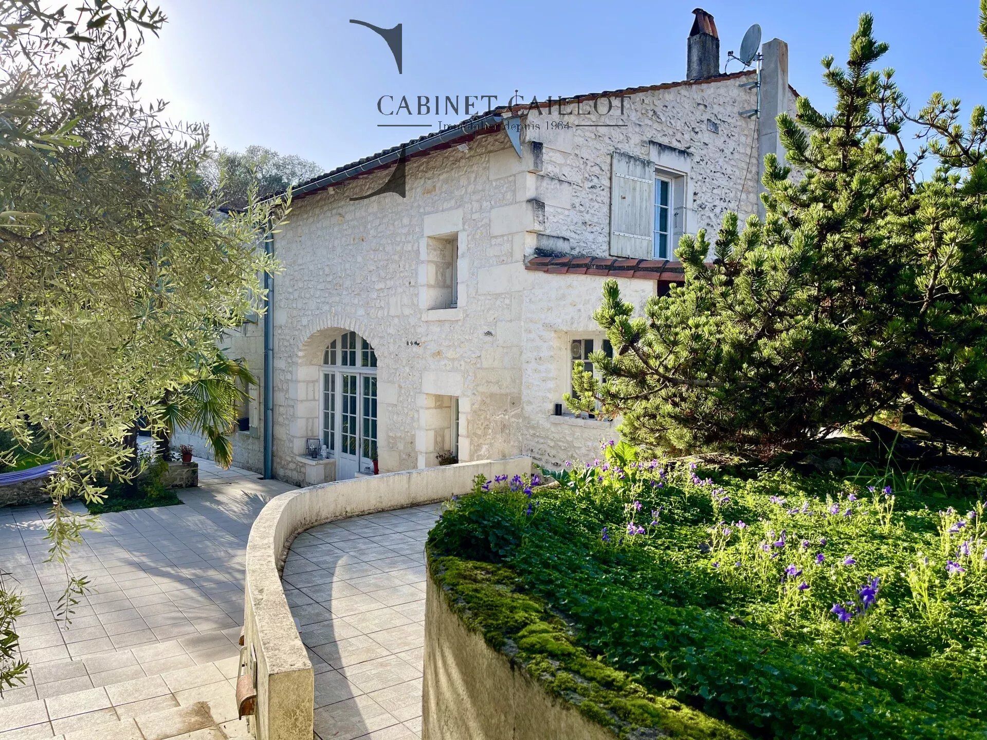 Villa / Maison  T11 à vendre Courcoury 17100