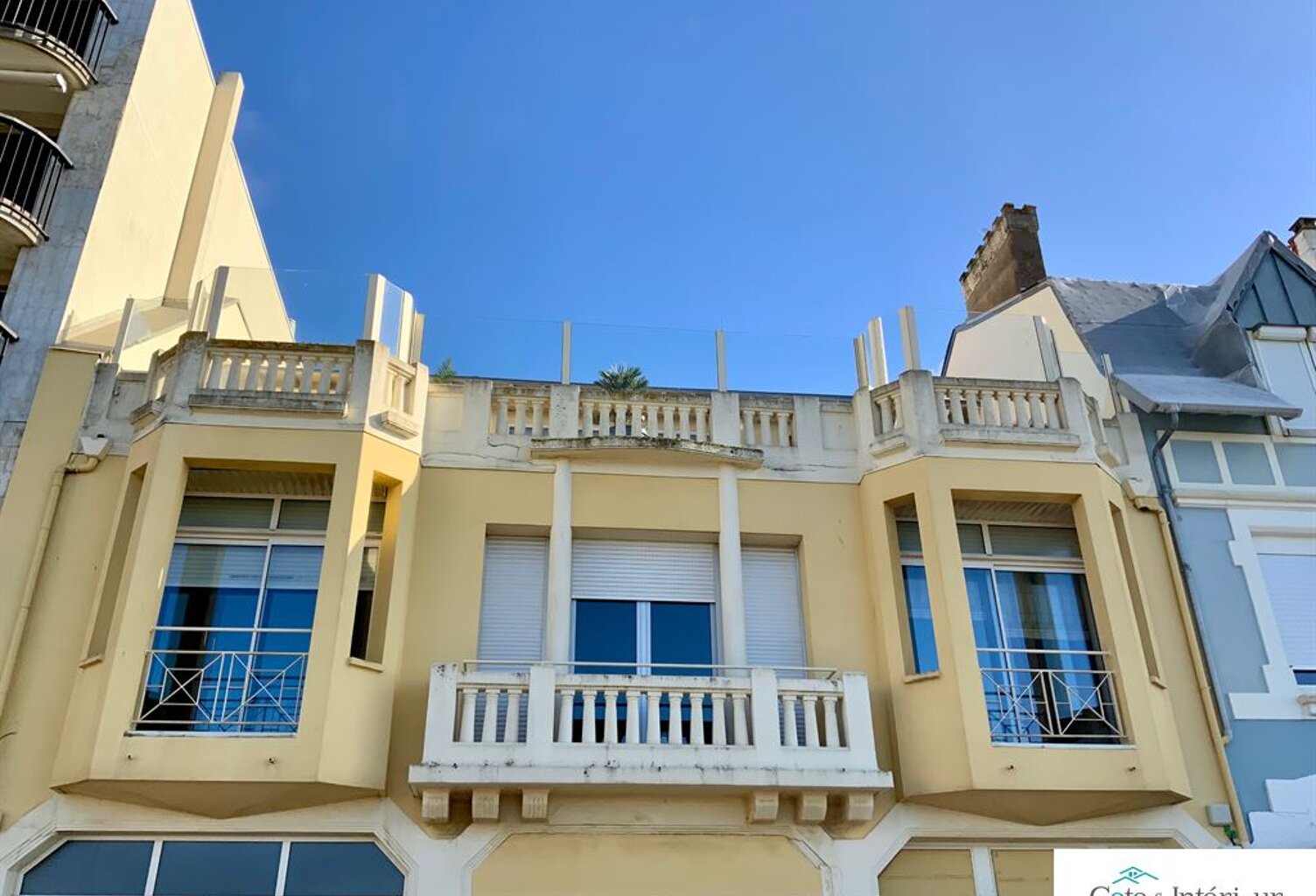 MAISON D'EXCEPTION EN FRONT DE MER — photo 1