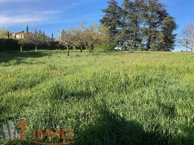 Terrain constructible — photo du bien
