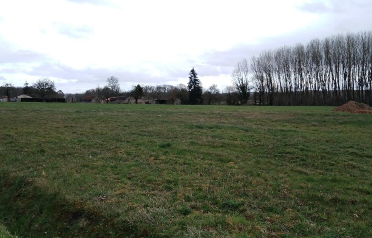 terrain  pièces 1670 m2 à vendre à Beaupouyet (24400)