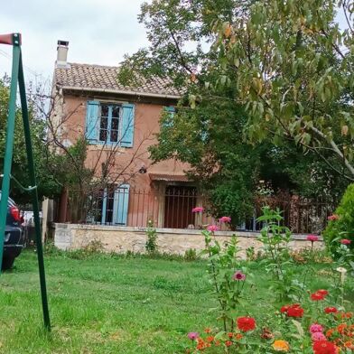 Maison 4 pièces 1335 €