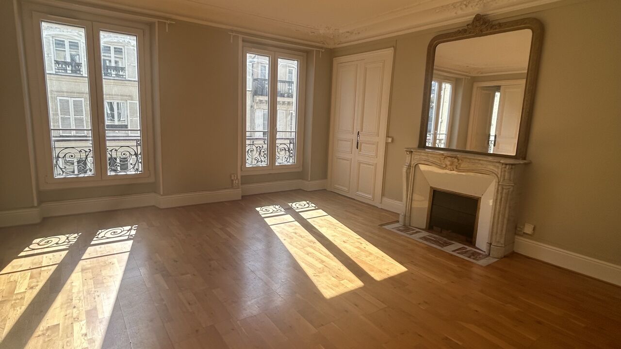 appartement 5 pièces 122 m2 à vendre à Paris 9 (75009)