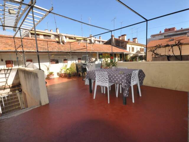 F4 DERNIER ETAGE - URGENT CAUSE SANTE — photo du bien