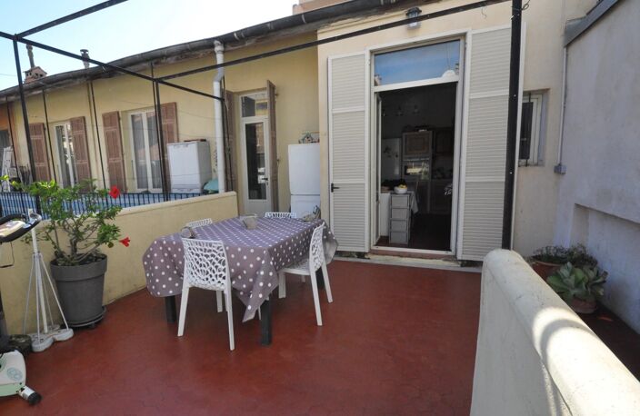 F4 DERNIER ETAGE - URGENT CAUSE SANTE — photo 2
