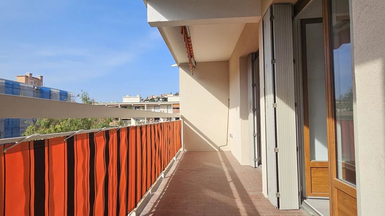 appartement 1 pièces 33 m2 à vendre à Saint-Raphaël (83530)