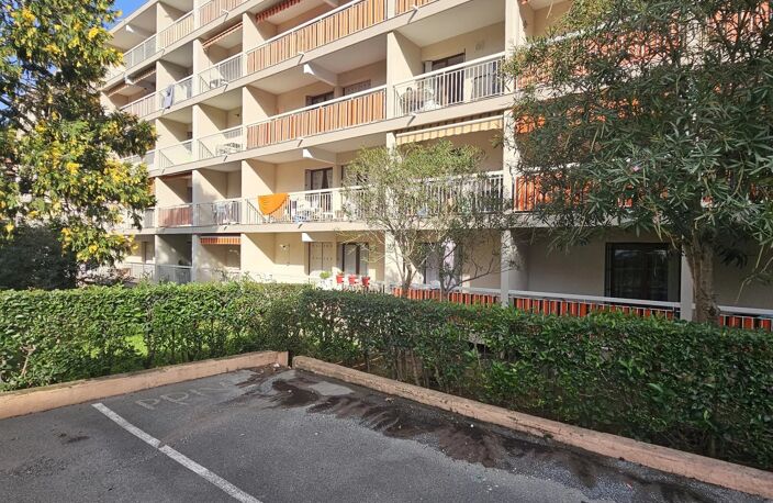 Studio 33 m² , parking privé et cave. — photo 5