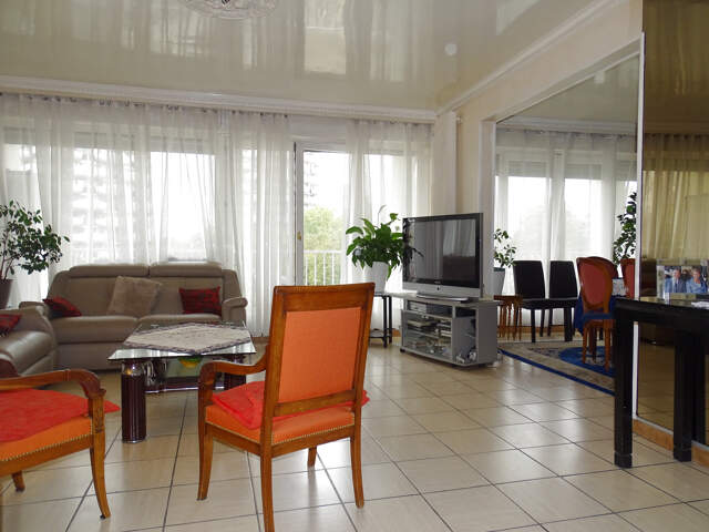 Appartement 5 pièces très lumineux en très bon état à moins — photo du bien
