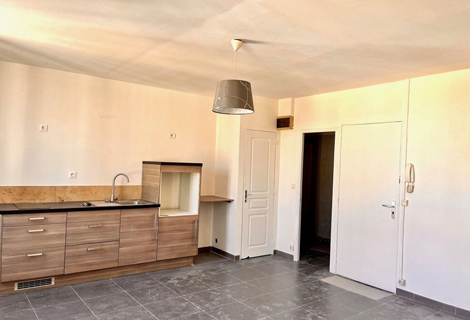 Appartement Pertuis 1 pièce(s) — photo 1