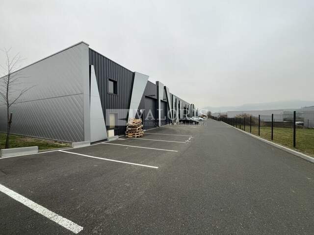 LOCAL D'ACTIVITE - ATELIER à LOUER — photo du bien