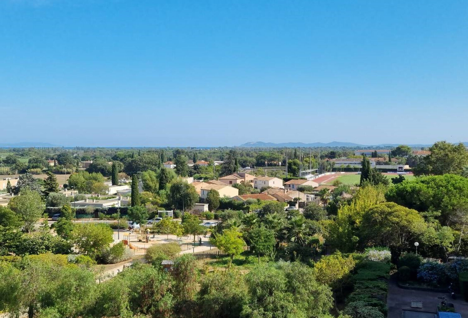 APPARTEMENT T5, CAVE, 83400 HYERES — photo 1