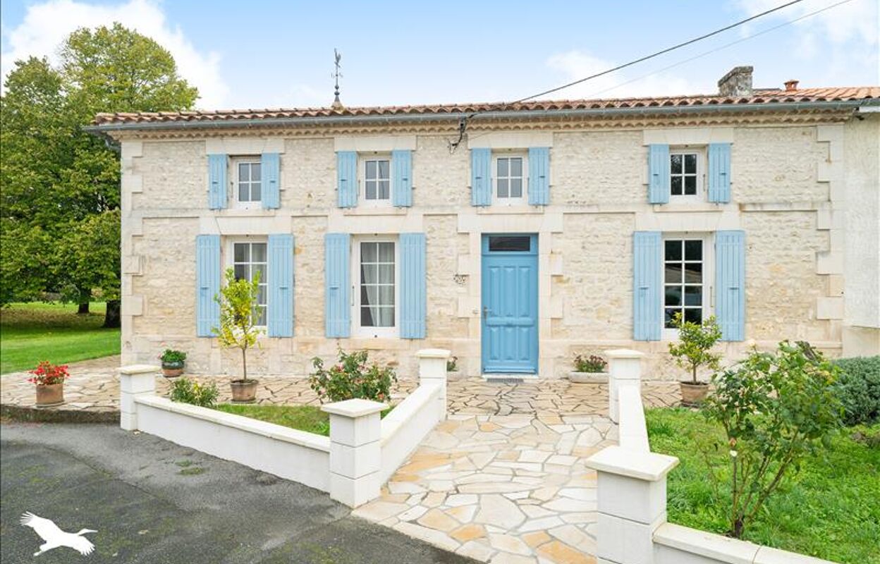 maison 6 pièces 193 m2 à vendre à Semussac (17120)