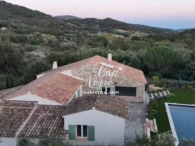 VILLA DE CHARME EN PIERRE T5 DE 200m² REFAITE À NEUF À VENDRE AU — photo du bien