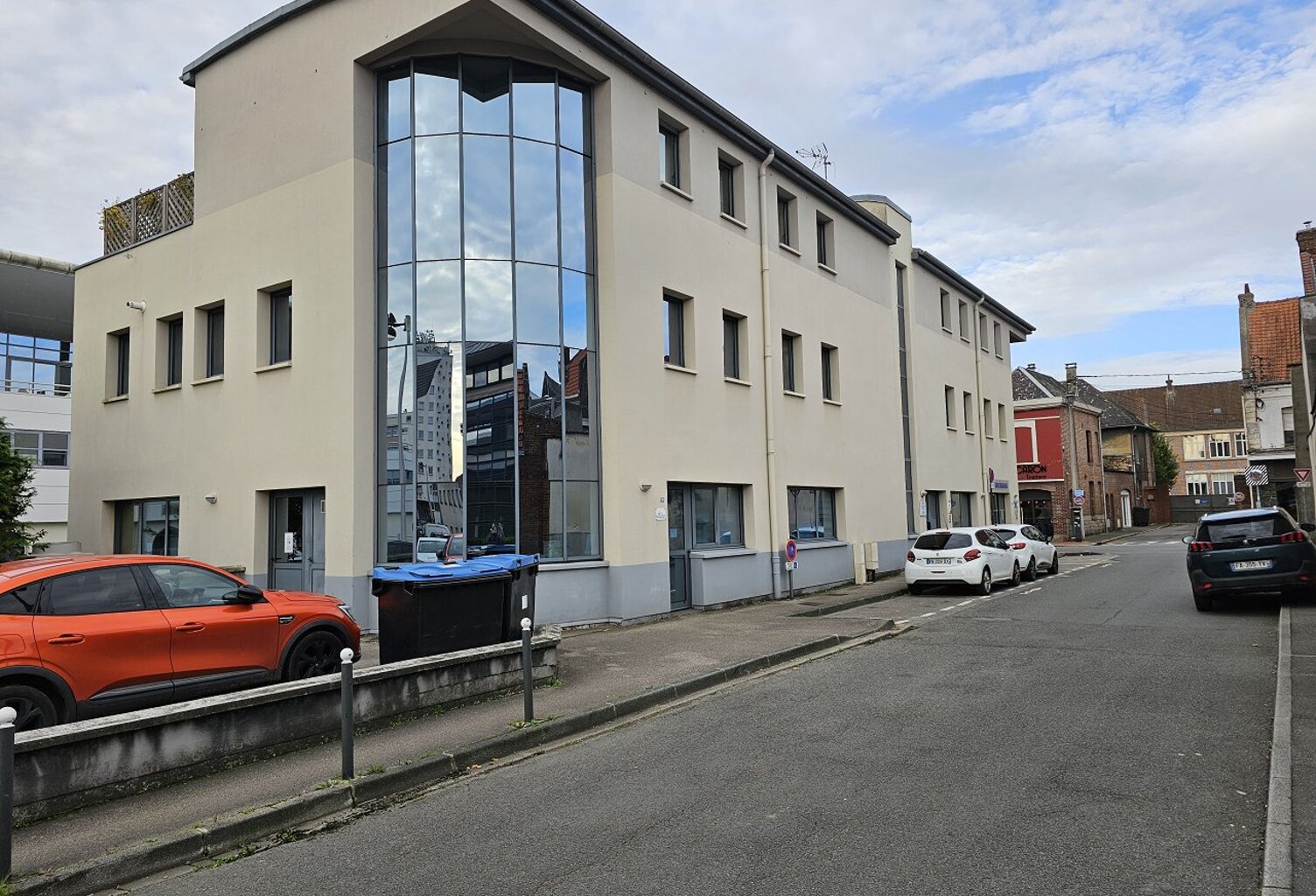 Local commercial — photo 1