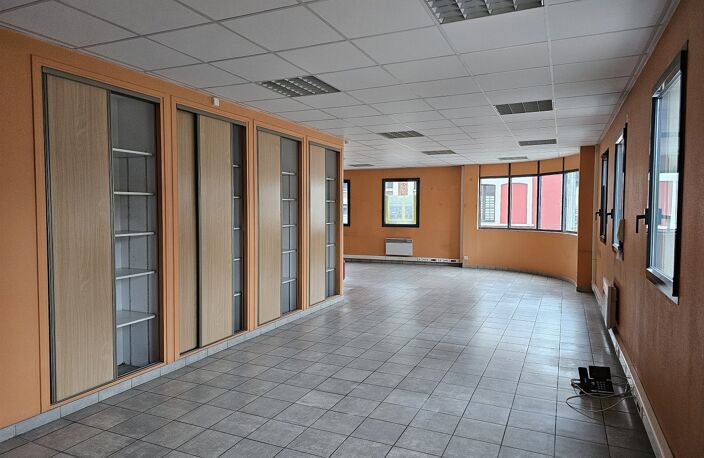 Local commercial — photo 2