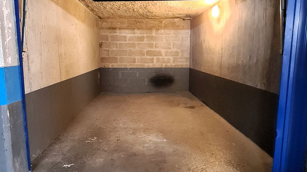 garage  pièces 12 m2 à vendre à Paris 6 (75006)