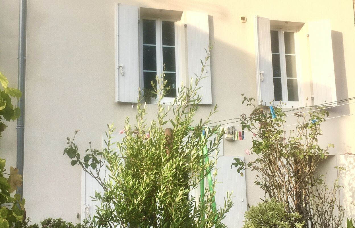 maison 5 pièces 80 m2 à vendre à Saintes (17100)