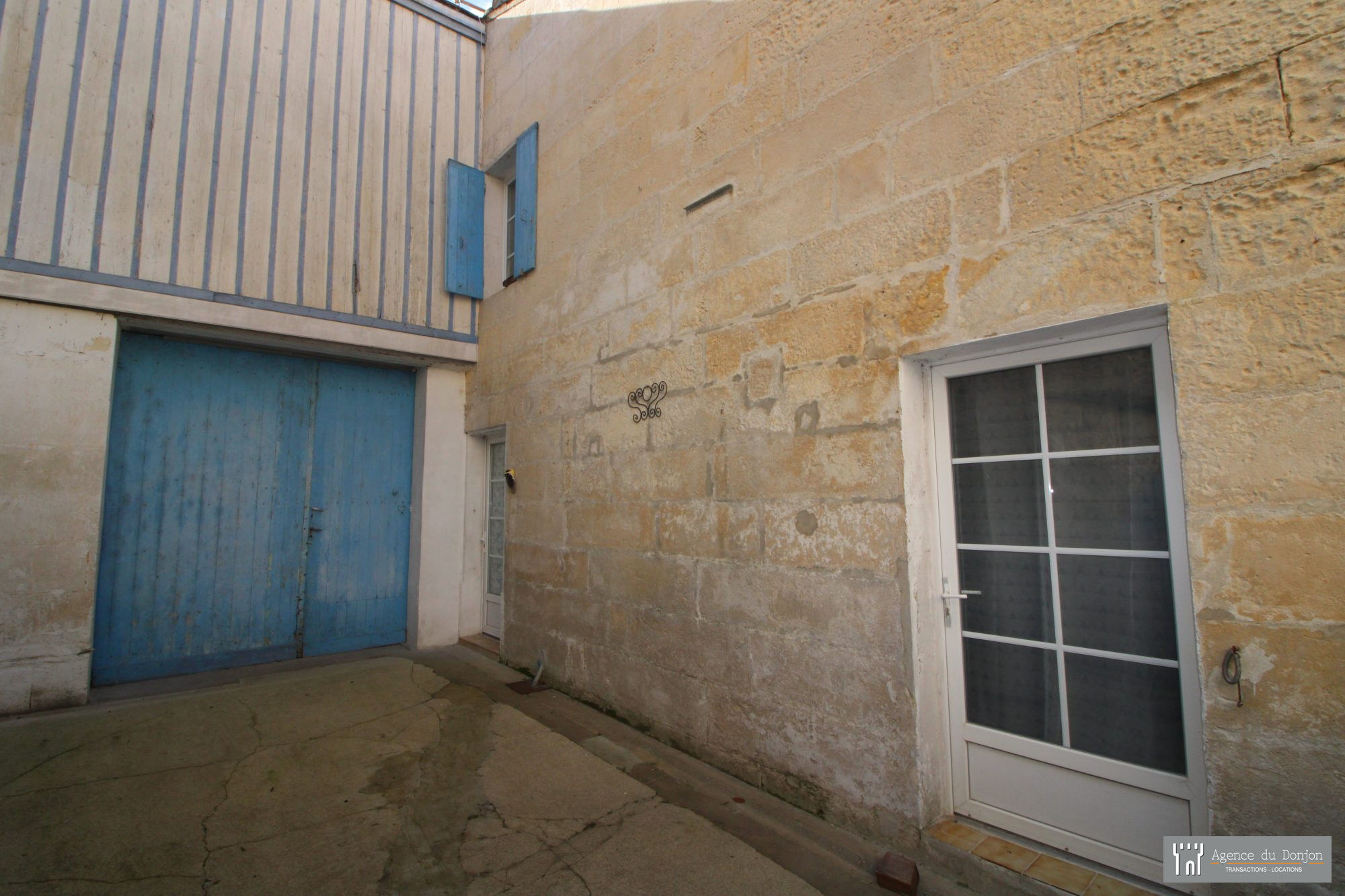 Villa / Maison  T5 à vendre Pons 17800