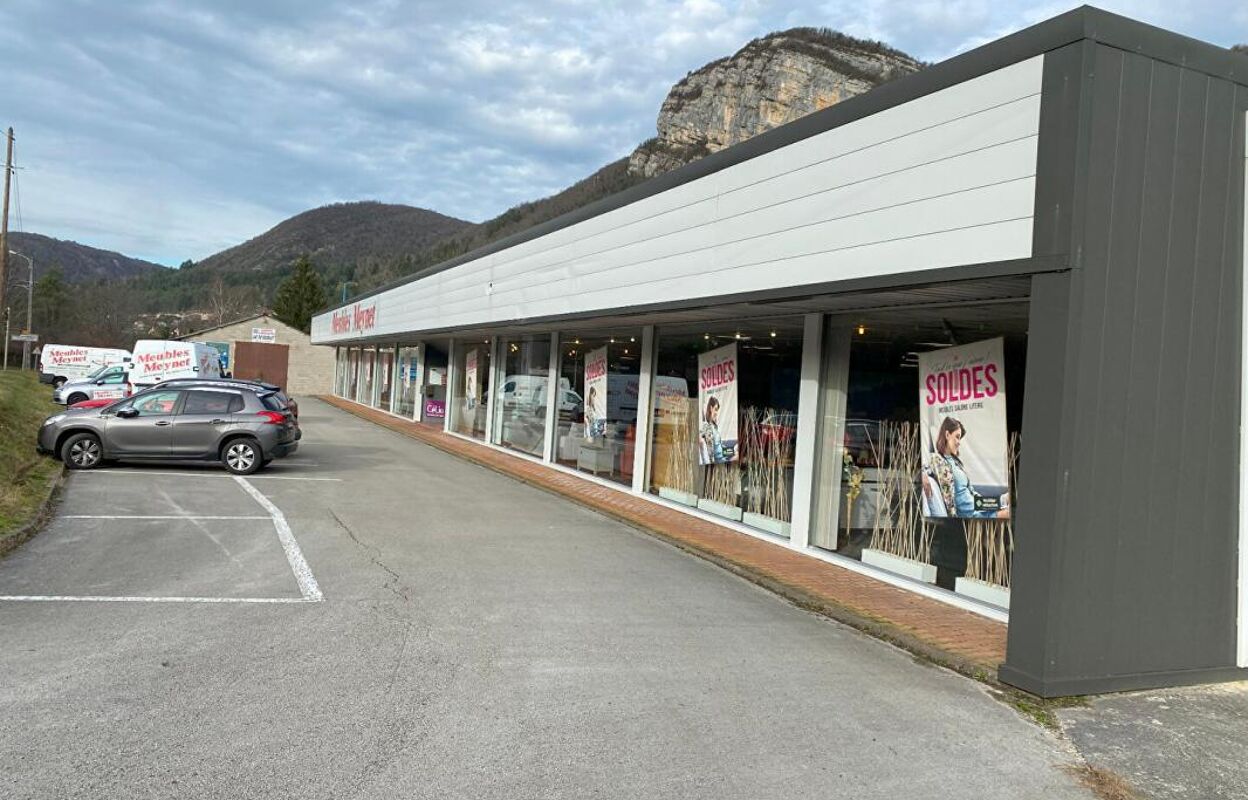 commerce 3 pièces 1056 m2 à vendre à Chancia (01590)