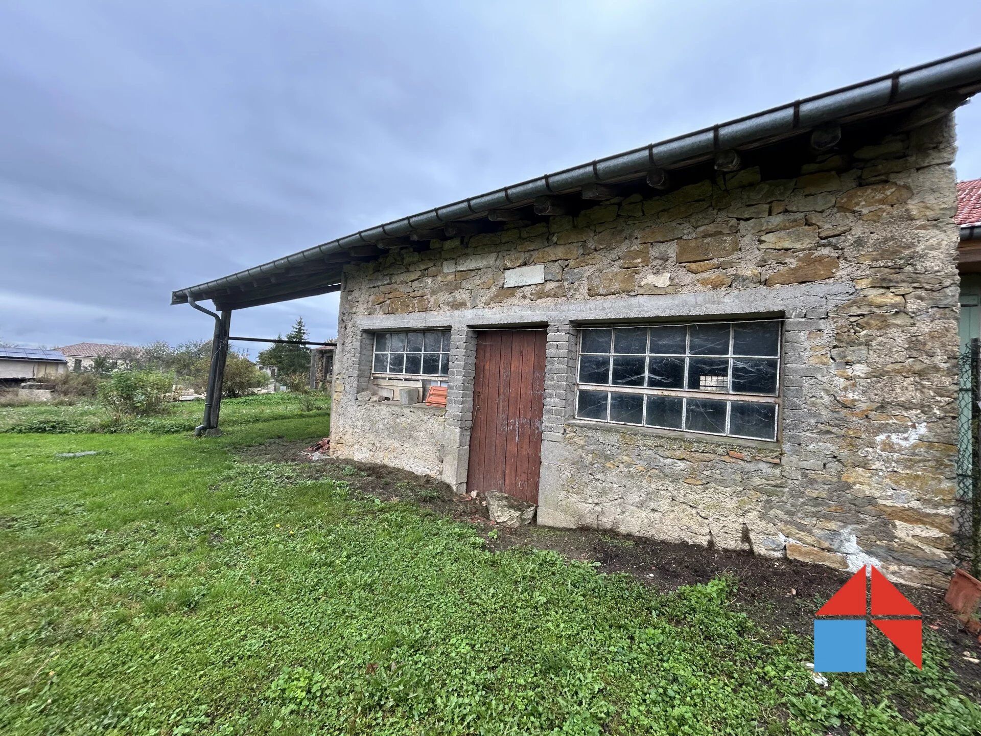 Photo A VISITER  Maison à rénover avec potentiel exceptionnel image 2/2