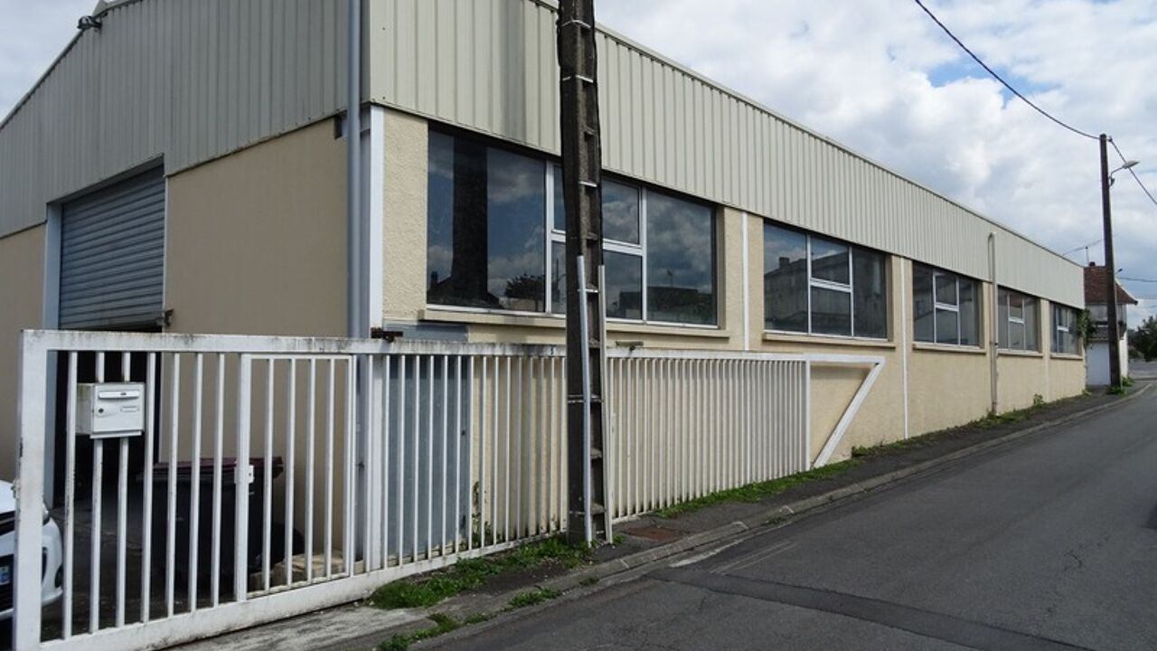 commerce 3 pièces 650 m2 à vendre à Gond-Pontouvre (16160)