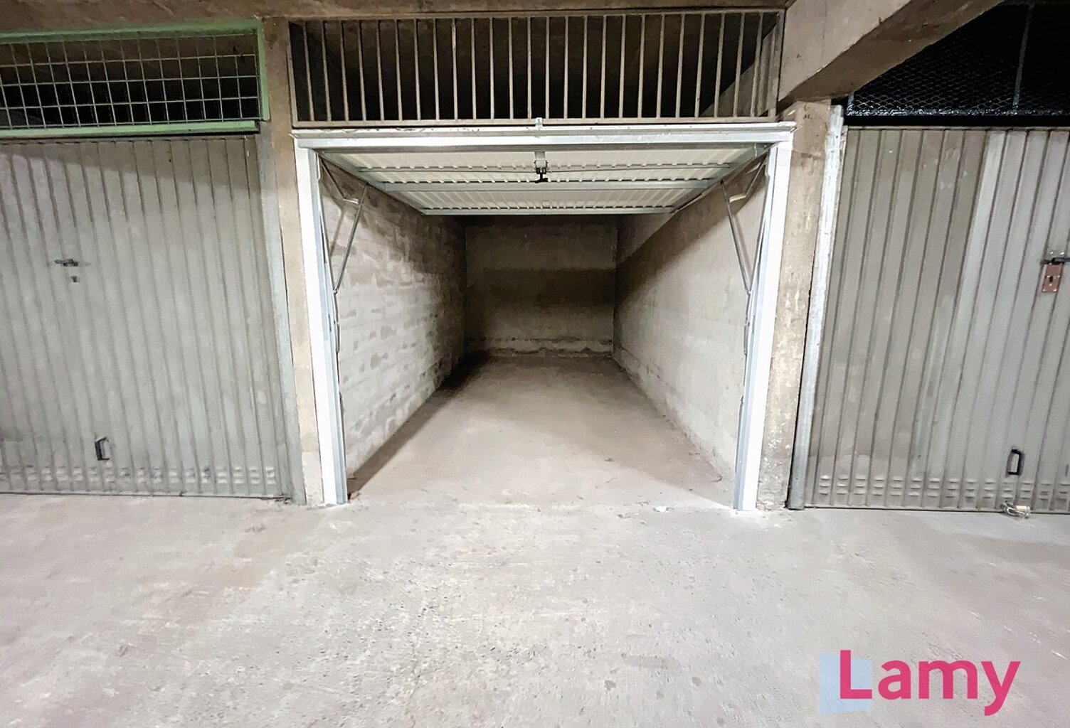 Parking — photo 1