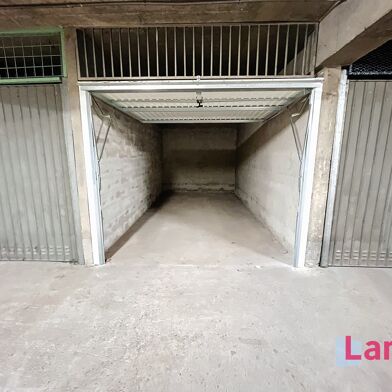 Garage  33000 €