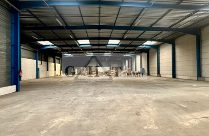 ENTREPOT 1600 M² A LOUER : TAVERNY — photo 2