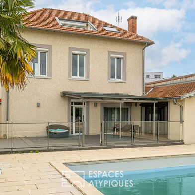 Maison 7 pièces 213 m²