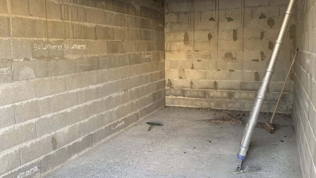 garage  pièces 15 m2 à louer à Romans-sur-Isère (26100)