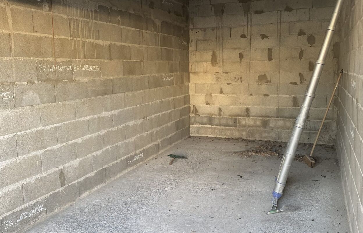 garage  pièces 15 m2 à louer à Romans-sur-Isère (26100)