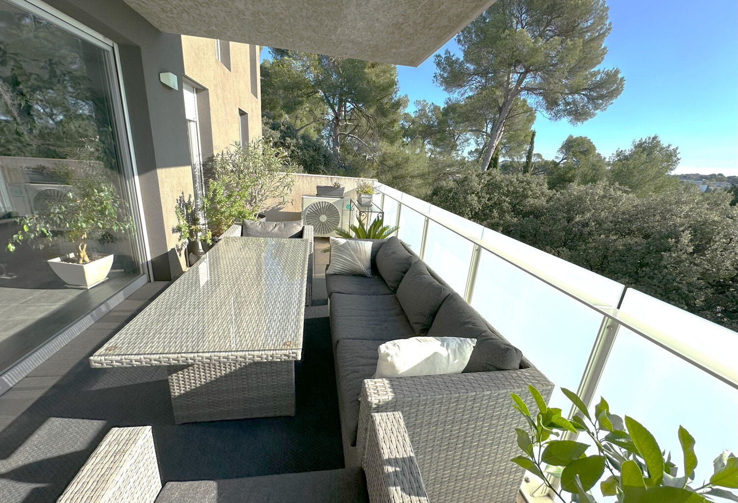 EXCLUSIVITE - JUVIGNAC - APPARTEMENT T3 DE 65.35 AVEC PARKIN — photo 1