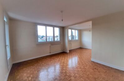 location appartement 690 € CC /mois à proximité de Dommartin (01380)