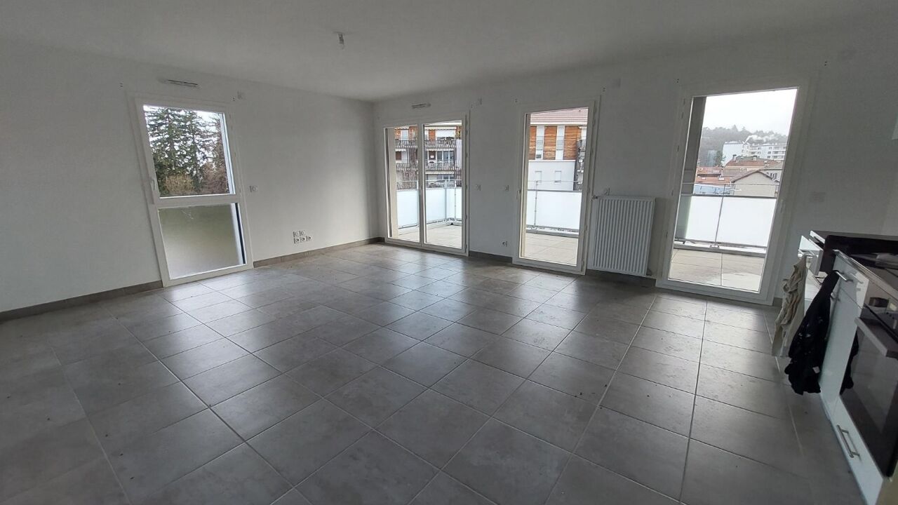 appartement 4 pièces 84 m2 à louer à Bourgoin-Jallieu (38300)