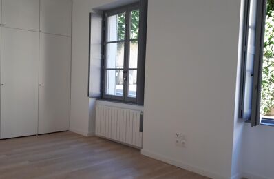 location appartement 750 € CC /mois à proximité de Fontaines-Saint-Martin (69270)