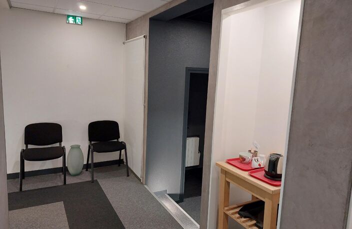 Location bureau  14 m² à Dardilly (69570) — photo 3