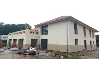 Commerce  305 m² à louer à Saint-Genis-Pouilly (01630)