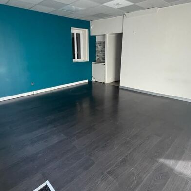 Commerce 74 m²