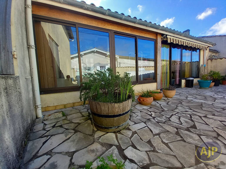 Maison mitoyenne sur la commune de Saint-Estèphe ! — photo 1