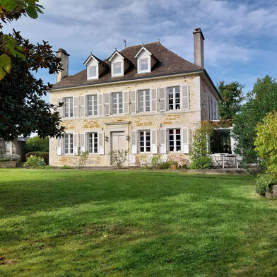 Maison 10 pièces 639000 €