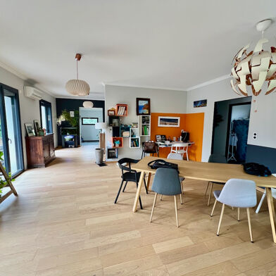 Maison 7 pièces 215 m²