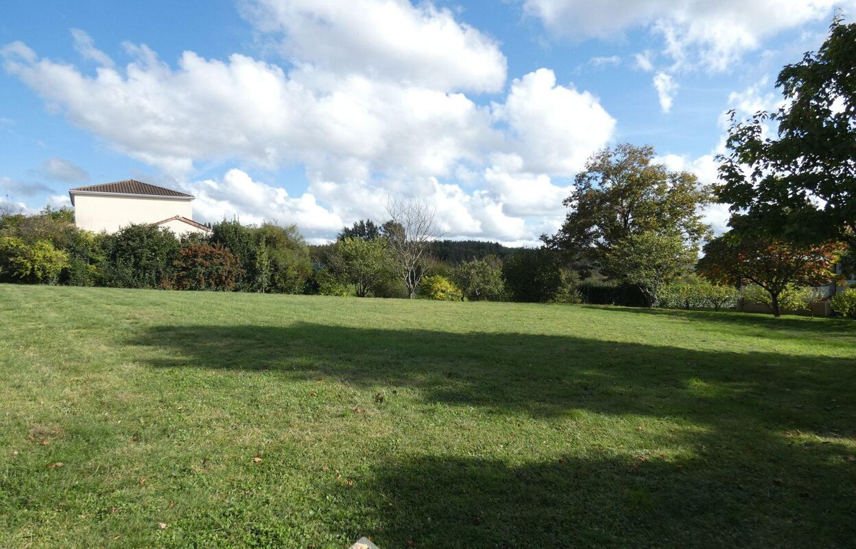 terrain  pièces 1492 m2 à vendre à Vouneuil-sur-Vienne (86210)