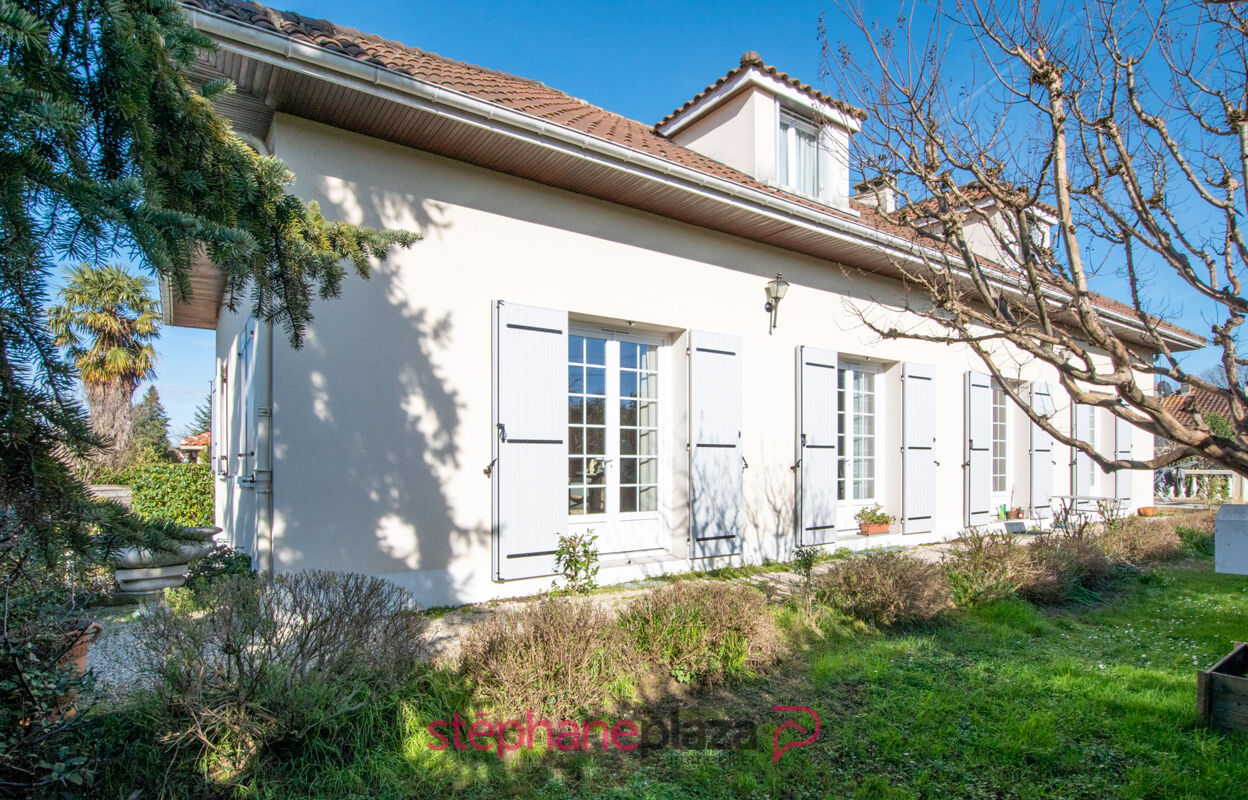 maison 8 pièces 192 m2 à vendre à L'Isle-d'Espagnac (16340)