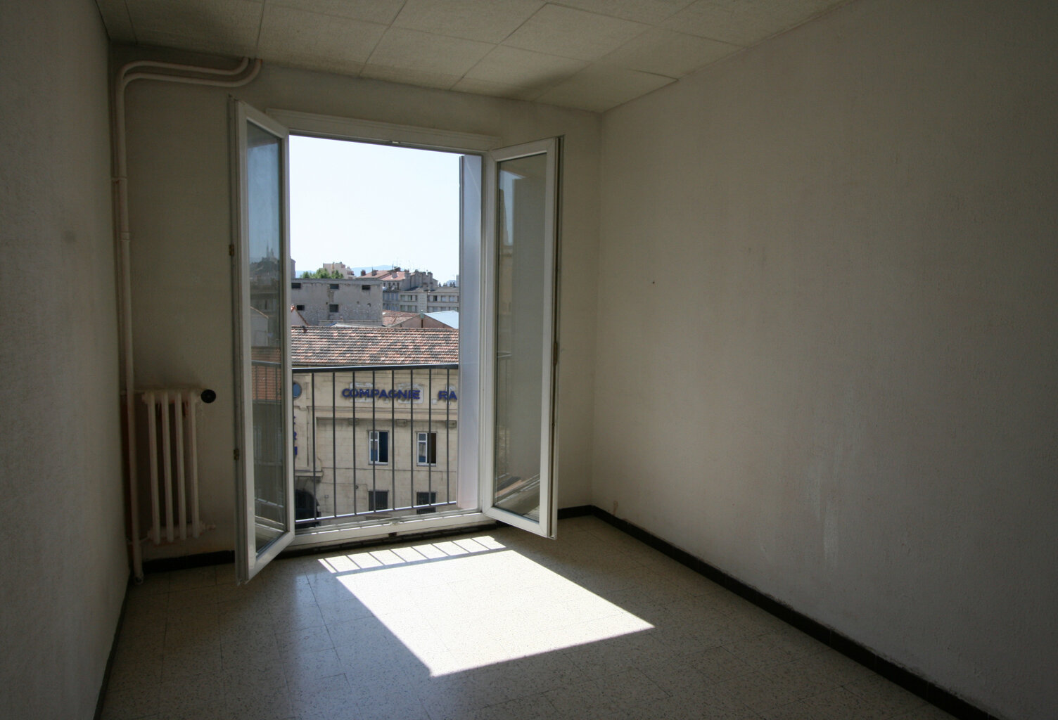 JOLIETTE  AVEC LOCATAIRE EN PLACE - T2 - 30m2 — photo 1