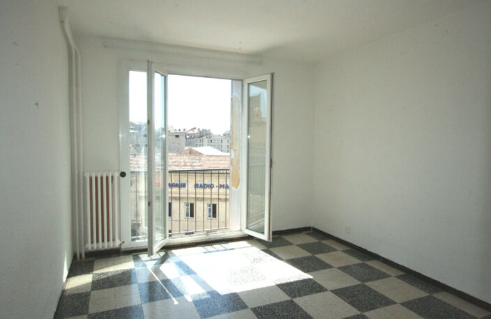JOLIETTE  AVEC LOCATAIRE EN PLACE - T2 - 30m2 — photo 3