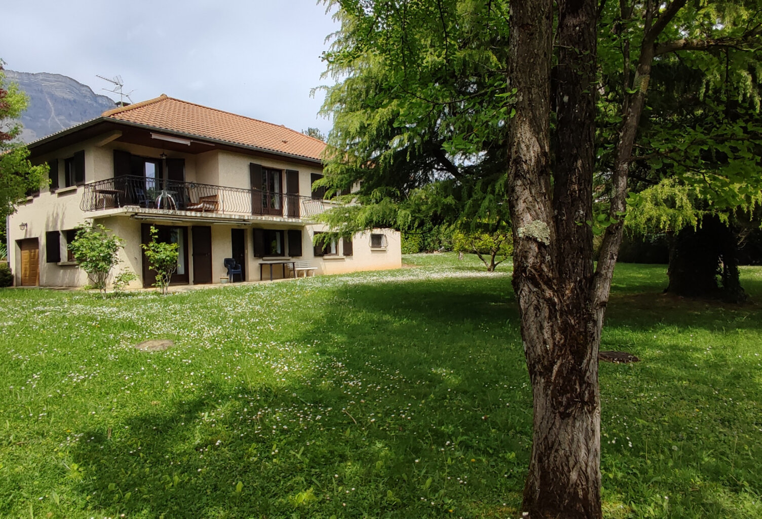 St Ismier  (limite Biviers) 180 m2 hab (120+60) - 1 230 m2 ja... — photo 1