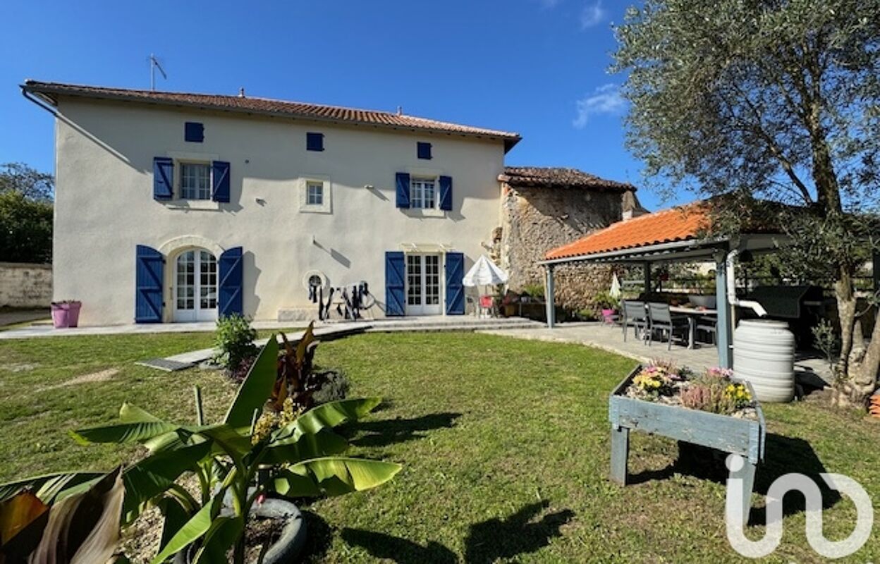 maison 4 pièces 127 m2 à vendre à Terres-de-Haute-Charente (16270)