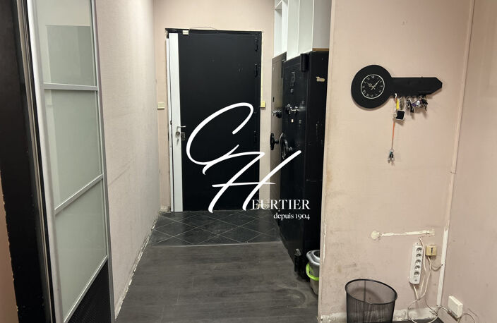 GRENOBLE: Local 51.47M² hyper centre — photo 4