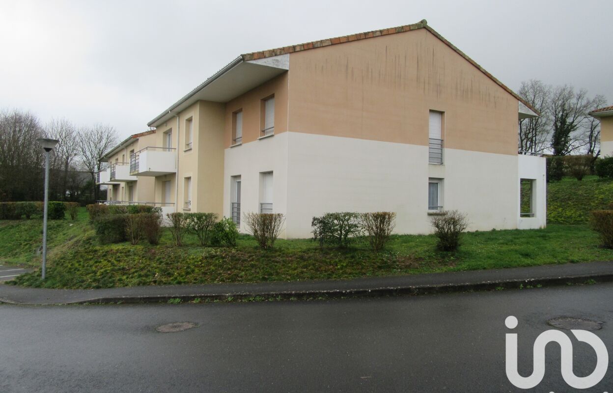 appartement 2 pièces 55 m2 à vendre à Bressuire (79300)